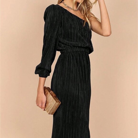 Dresses & Skirts - Black Elegant Women's One Shoulder Lantern Sleeve Split Thigh Plisse Dress